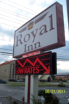 Royal Inn sign