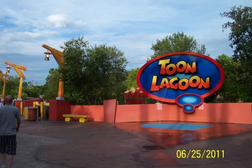 Toon Lagoon entrance